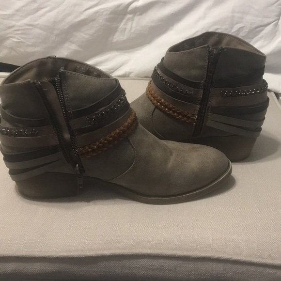 Booties - Picture 5 of 8